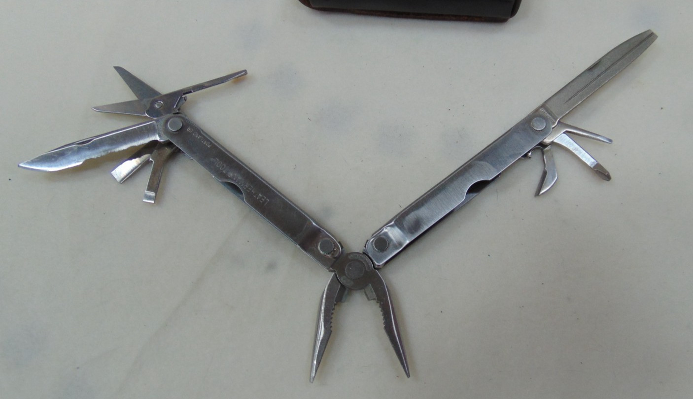 Vintage Leatherman USA Tool w/sheath, 08-98, Very good cond., free U.S. shipping