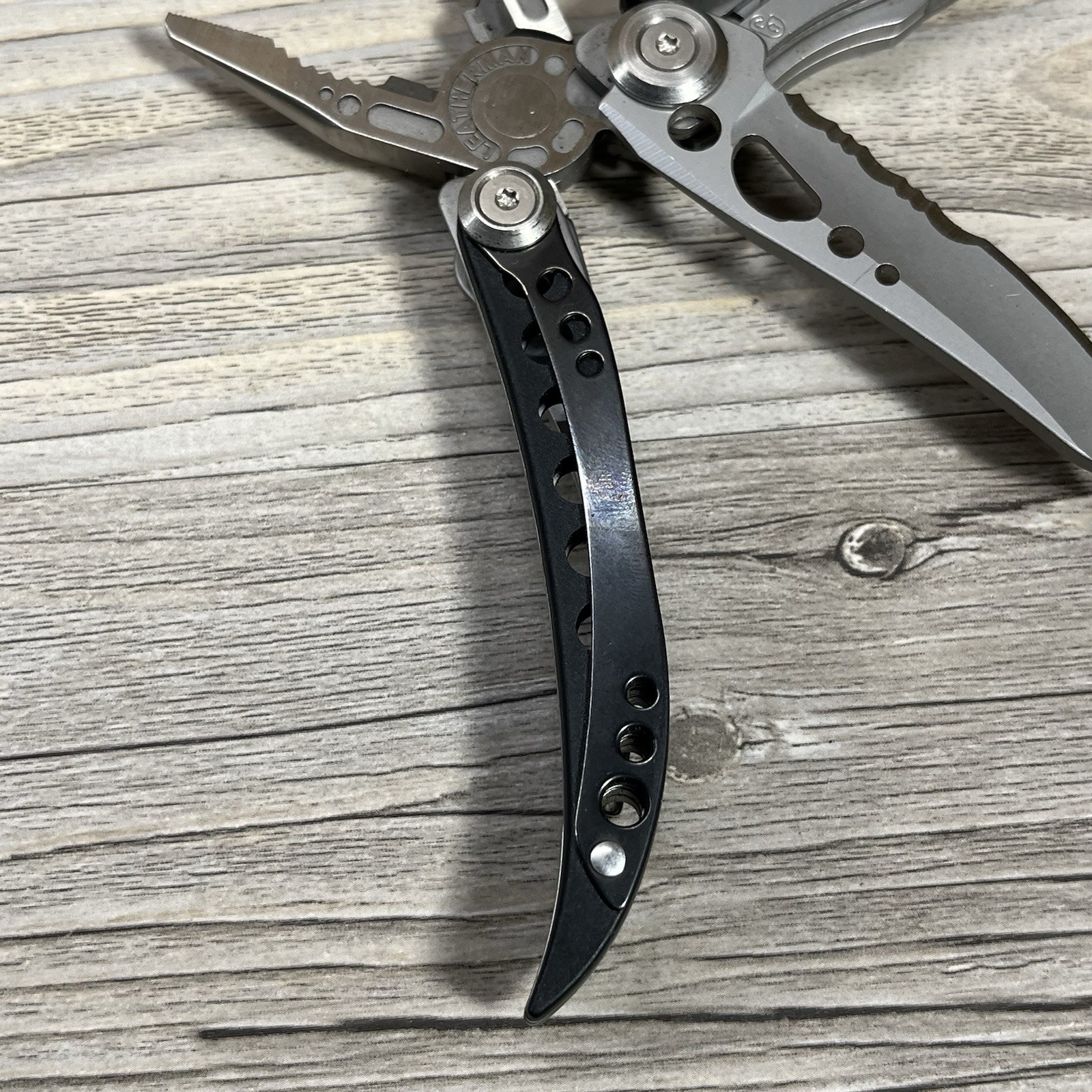 Leatherman Freestyle Multi-tool Discontinued Stainless Black Pliers Knife EDC