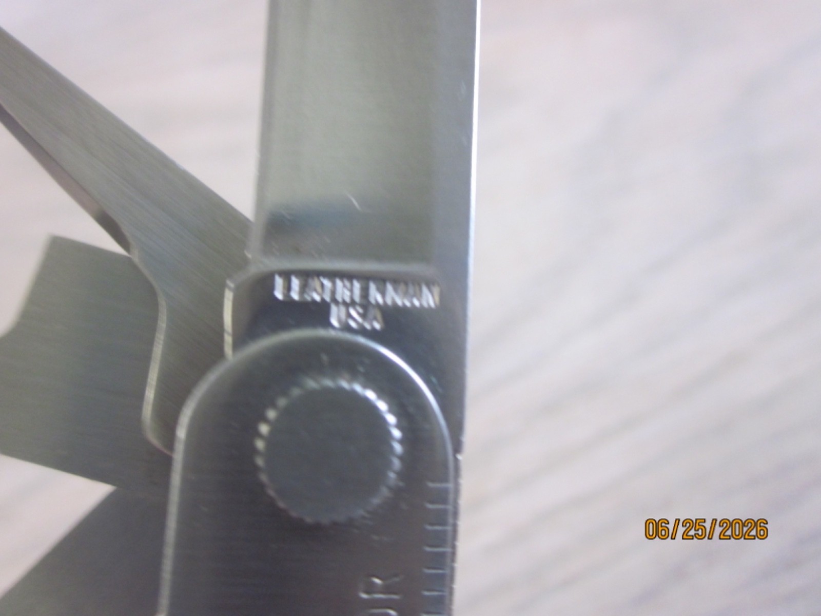 VTG ORIG. LEATHERMAN DATED 03-1995 MULTI PLIERS TOOL W/BROWN CASE “LOOKS UNUSED”