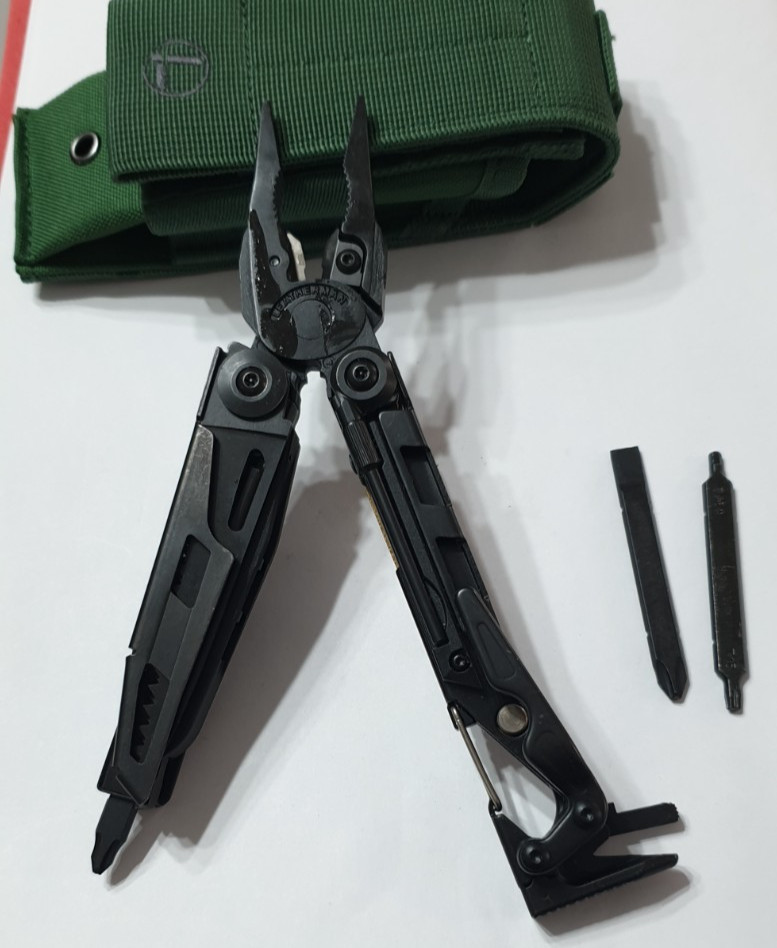 🔥🔥🔥 Leatherman MUT Multi Tool Military Green Sheath Retired Collectable Rare