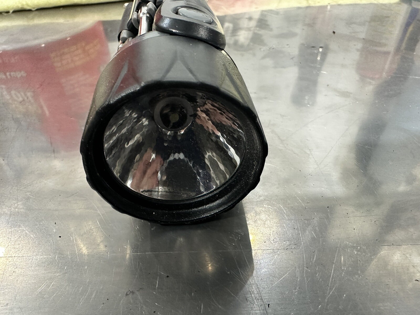 Mobil 1 Promo Multi-Tool Leed’s 1430-28BK Led Light Multiple Drivers Light Works