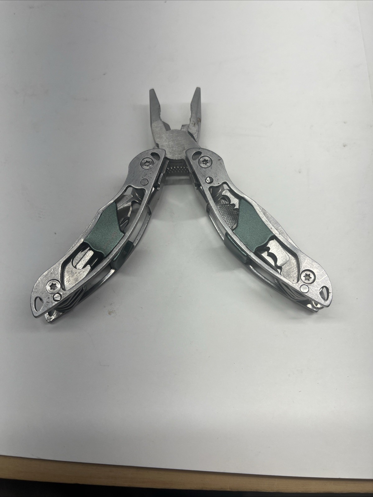 Small Multi tool and Mini Screw Diver Set with Case