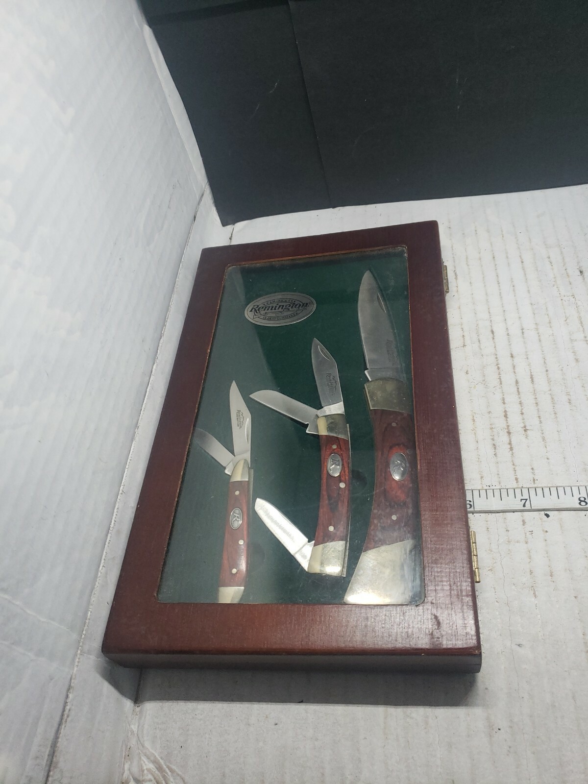 REMINGTON 3 PIECE FOLDING WOOD HANDLE POCKET KNIFE SET IN WOODEN CASE