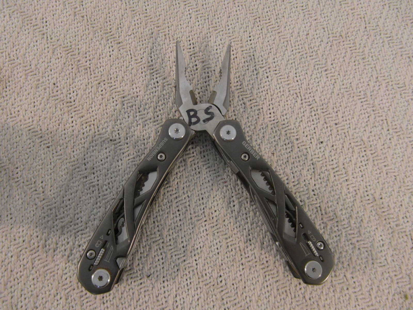 Gerber Suspension Style Silver Gray Military Multi-Tool 33789