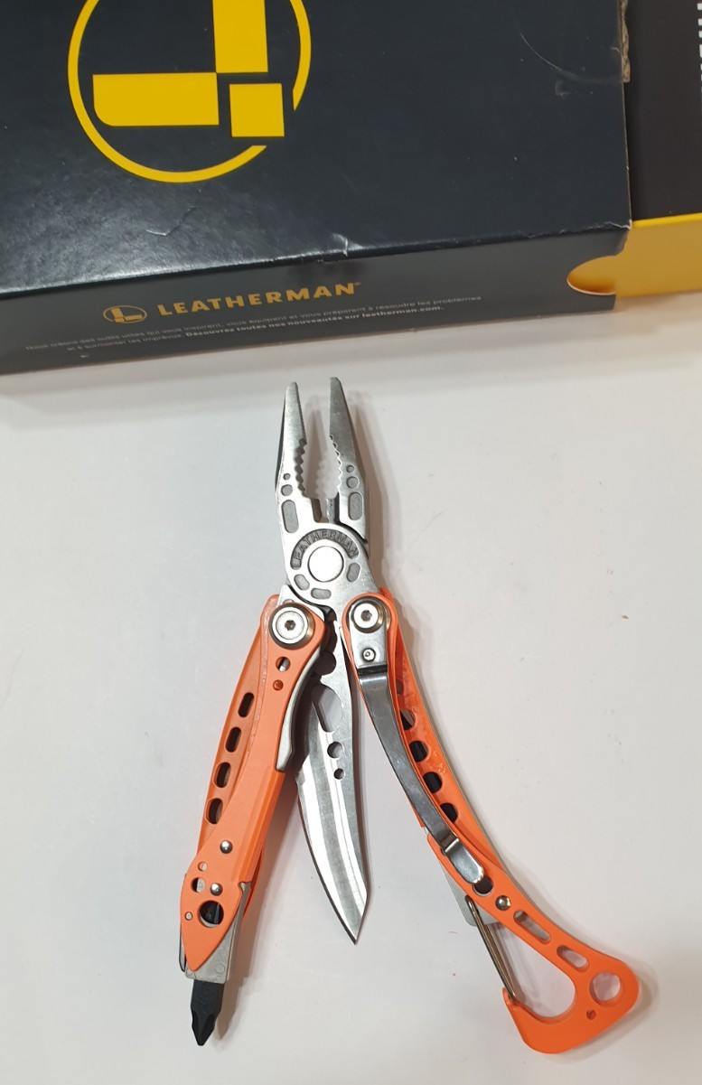 🔥🔥 Leatherman Mini Rare Retired Multi Tool Keychain Size Fold to Full Size