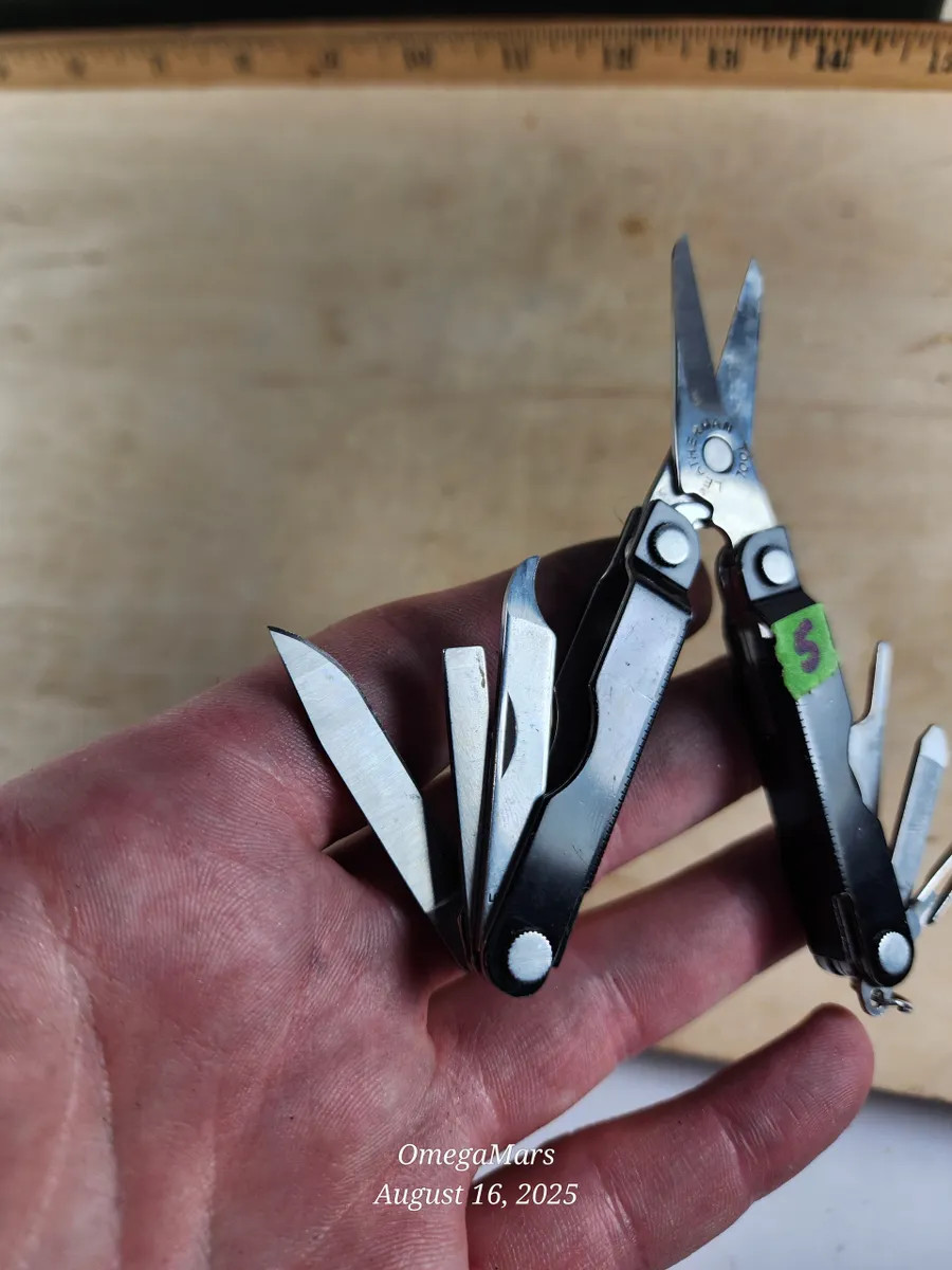 Leatherman Micra Black #5 Light usage