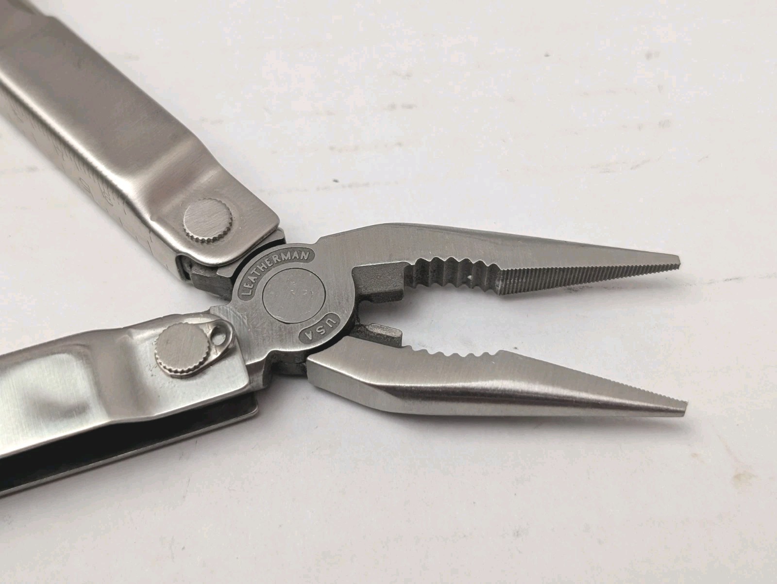 Leatherman Pocket Survival Tool PST ll Multi-Tool with Sheath USA