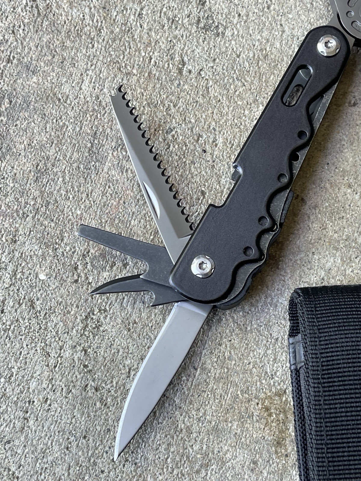 BC Basecamp Multi Mate Multi Tool 13 in 1 Stainless Steel Black BC7804 Multitool