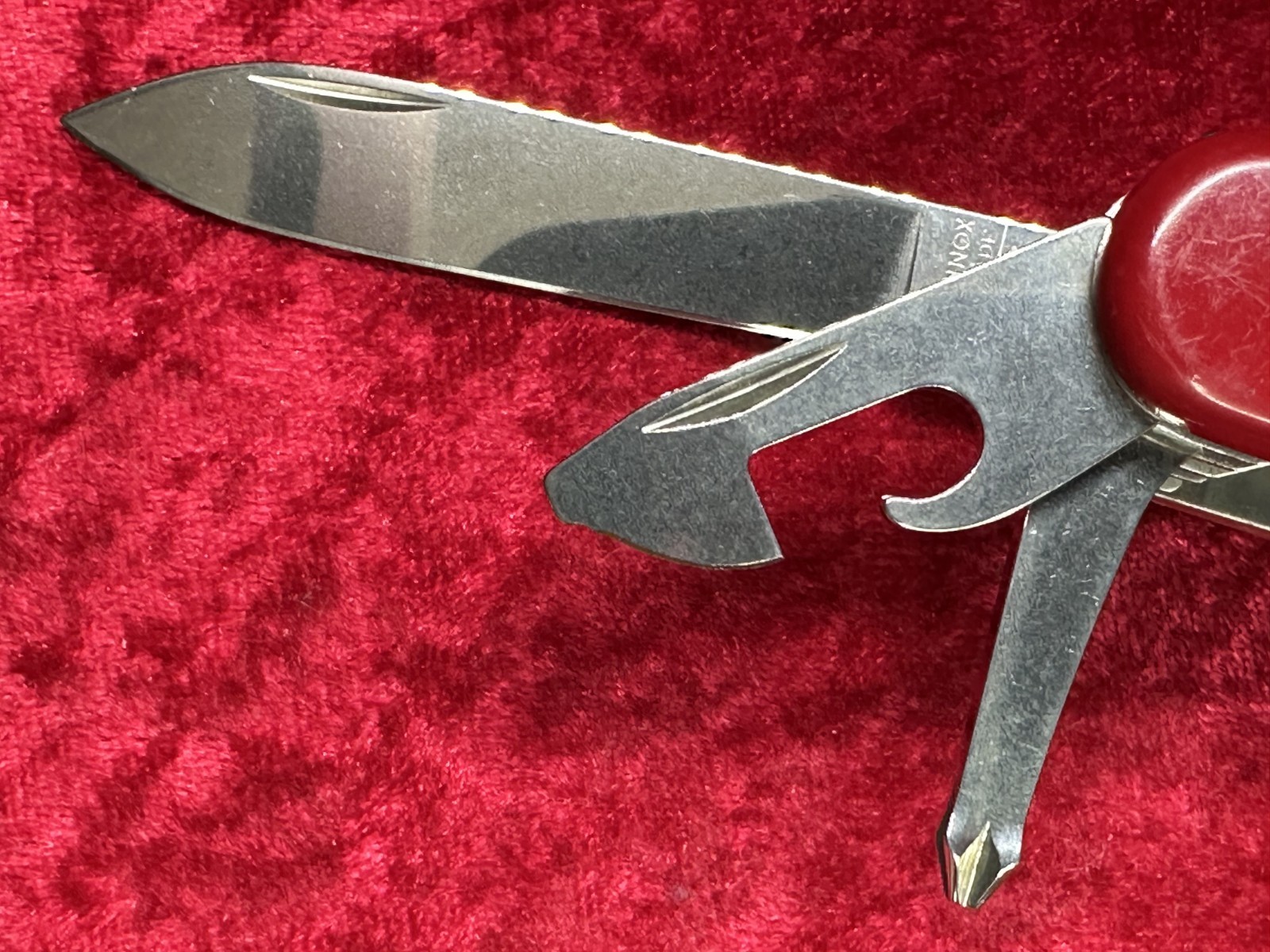 Victorinox SwissChamp Red Swiss Army Knife 91mm 33 Function 22 Tool 8 Layer(688)