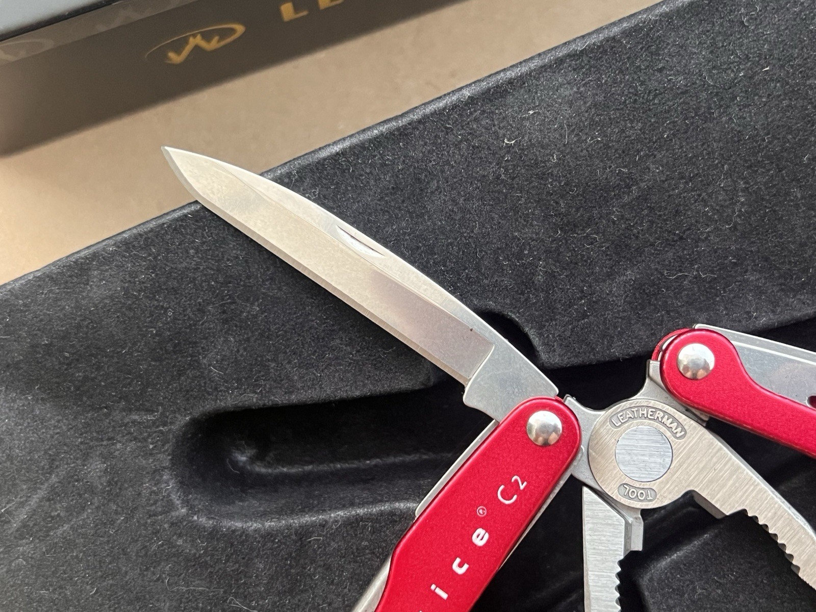 Leatherman Juice C2 – Inferno Red – New Old Stock – Collectibles, Retired.