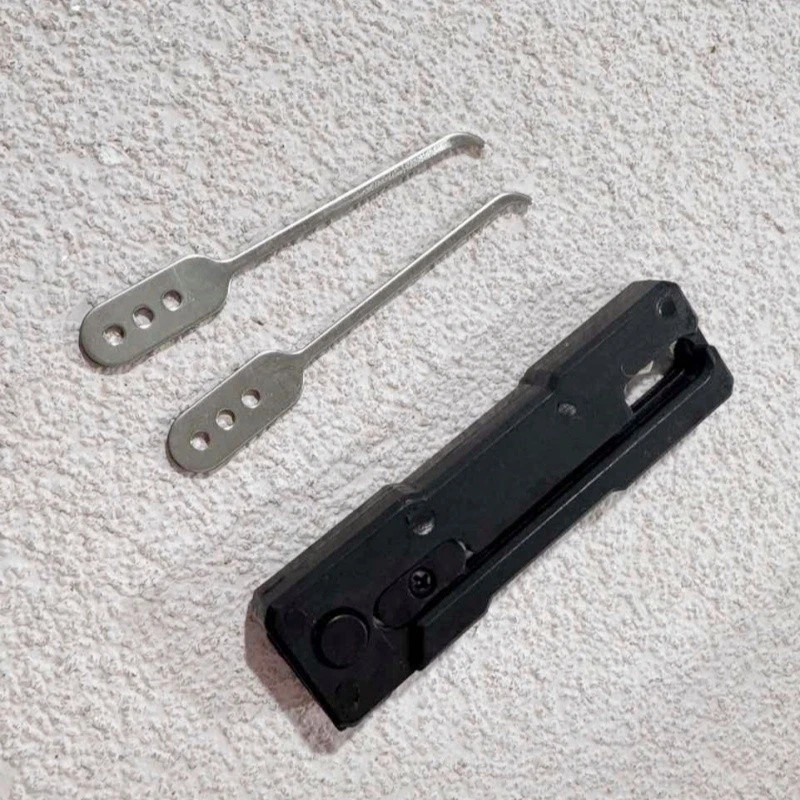 2025 Grav Pick Multi-Tool Outdoor Survival Tool – Pocket EDC Tool with Hook &Awl