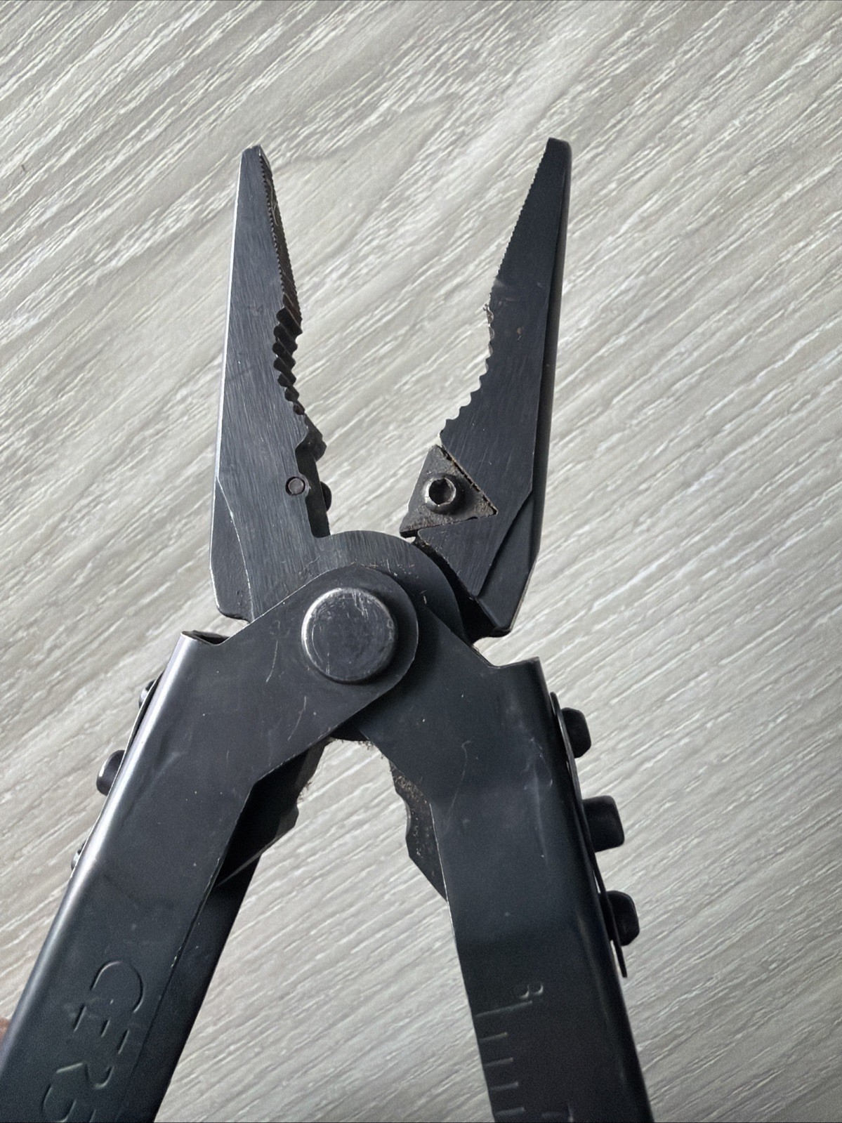 Gerber MP600 Multi-Tool Needle Nose Pliers Black Oxide W/ Sheath Tools Pictured