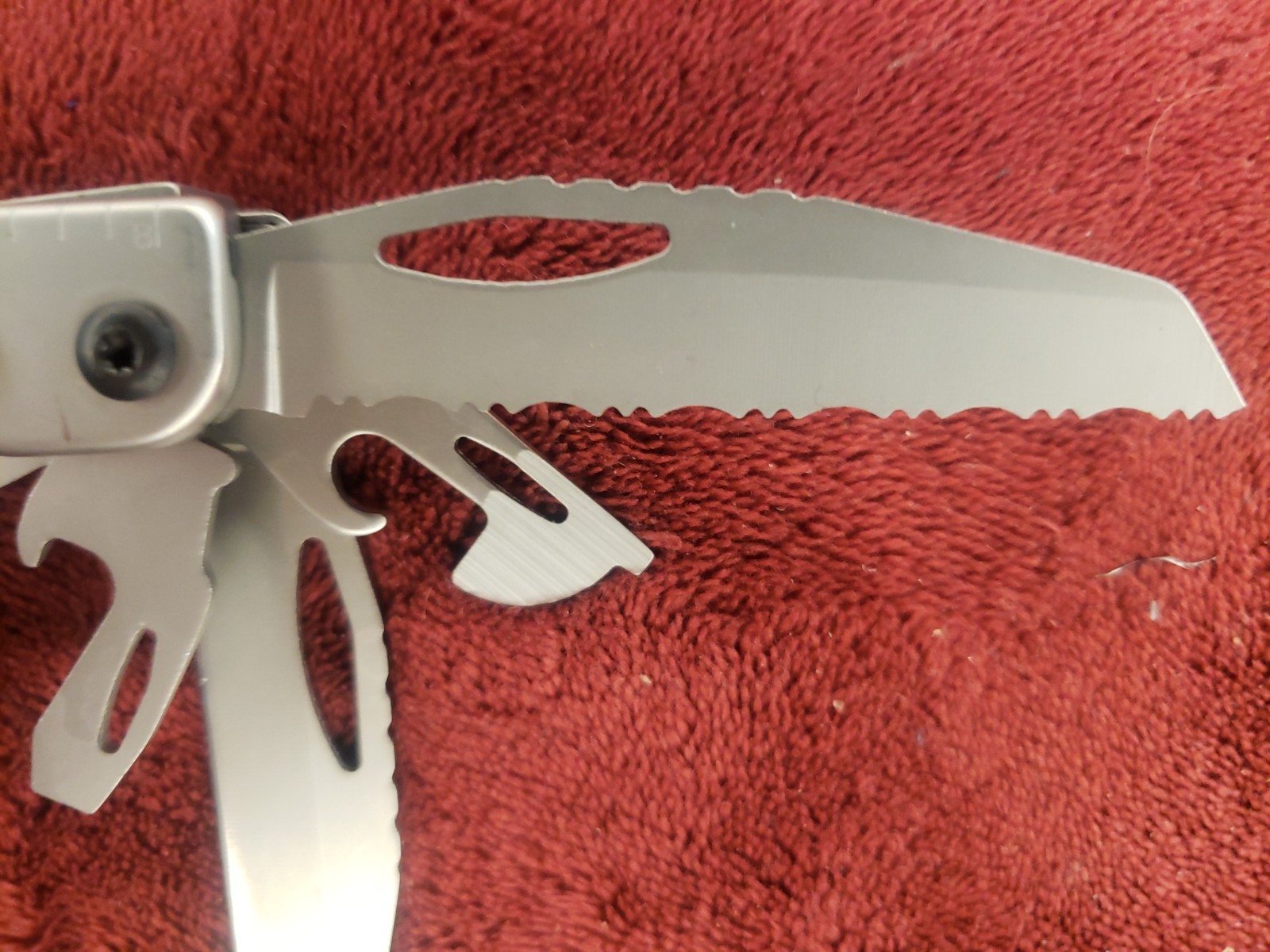 Retired SOG PowerPlay Knife Pliers Multi Tool