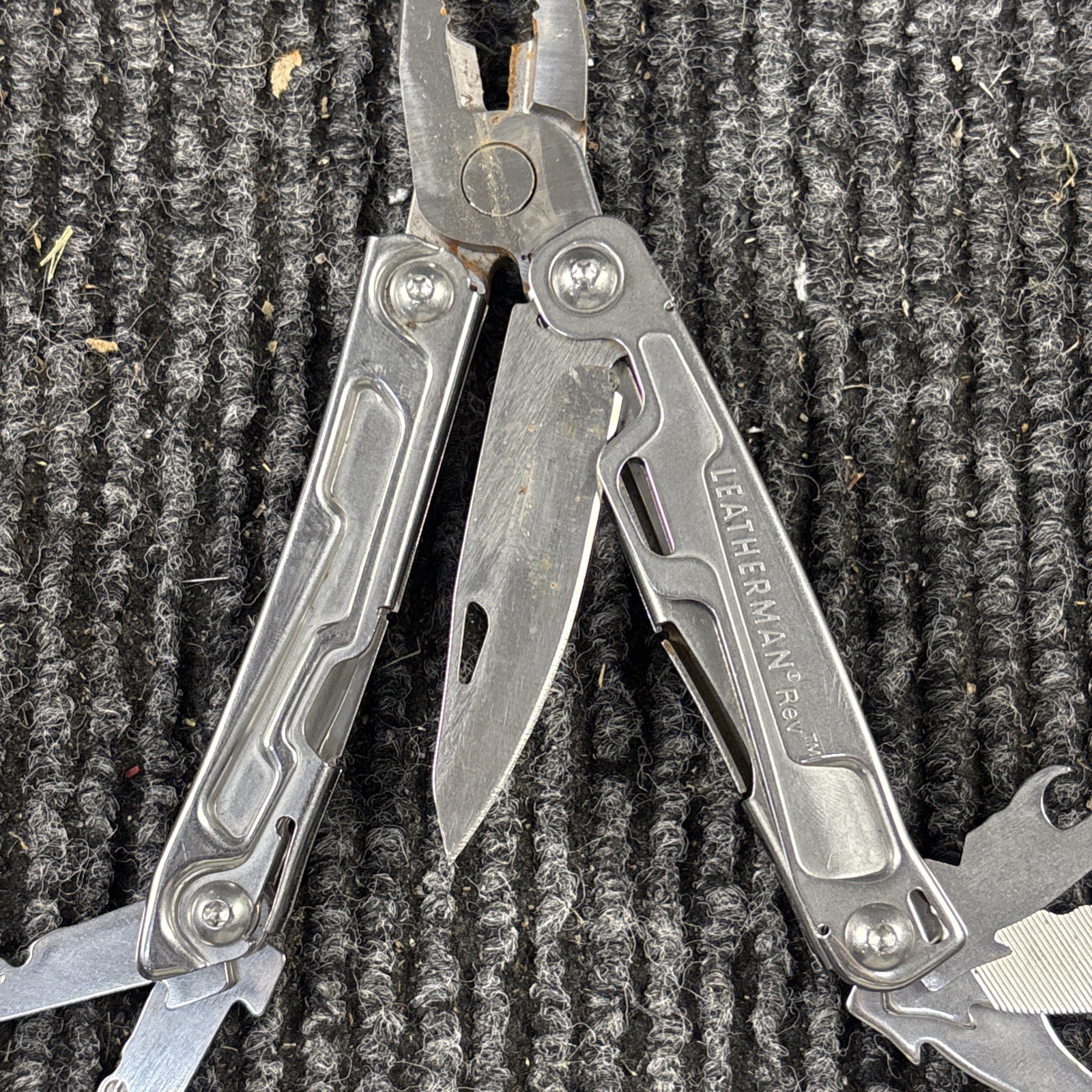 Leatherman Rev 3.8″ Multi-Tool, Stainless! USED (043)