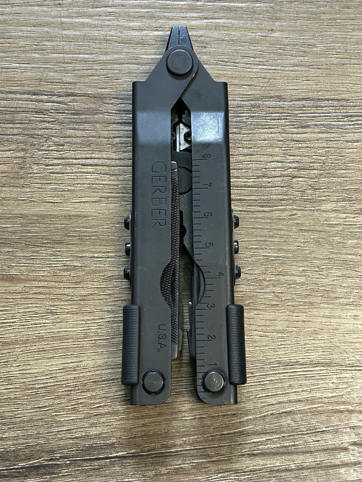 Gerber MP600 Black Oxide Multi-Tool With Sheath Carrying Case
