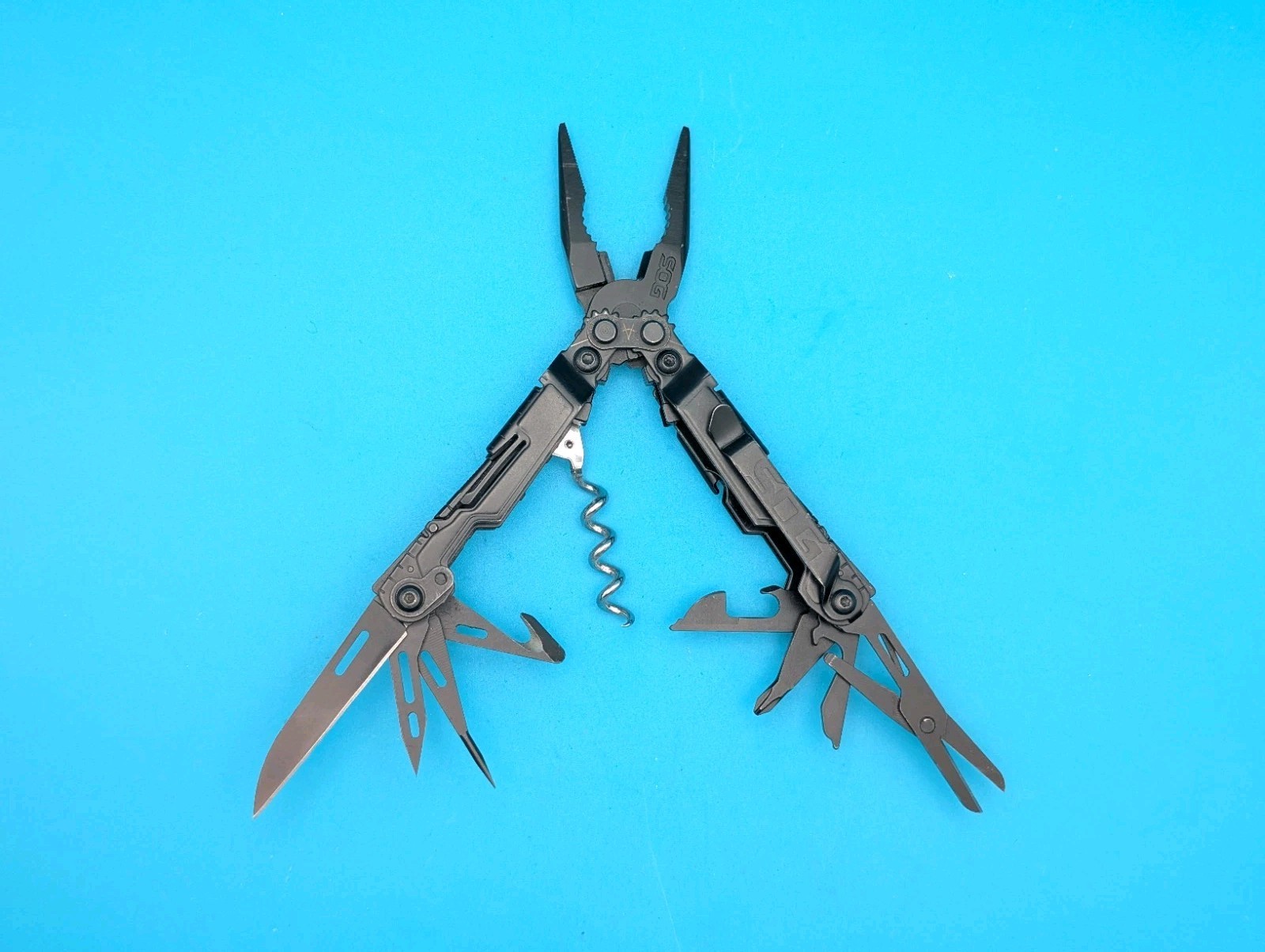 SOG Powerlitre Screwdriver Corkscrew Needlenose Pliers Knife Multi Tool! Black!