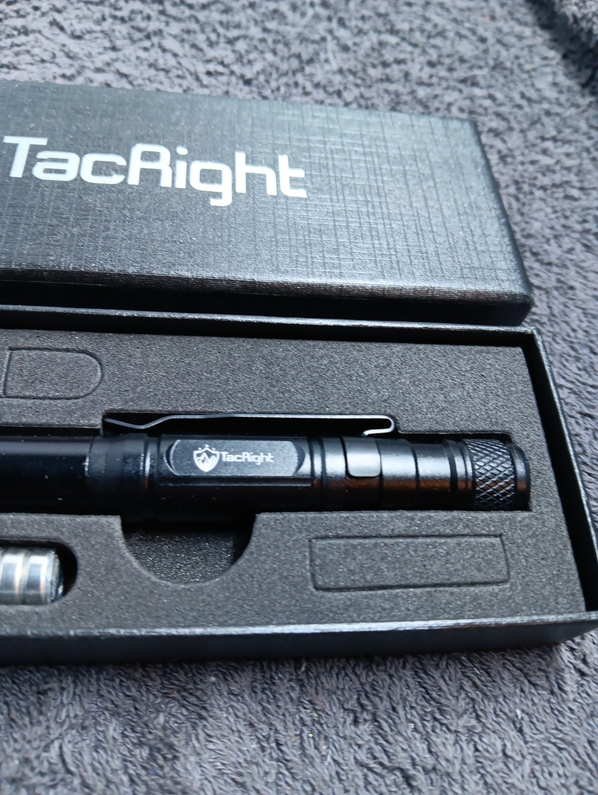 Tacright 6 in1 Tactical Pen Flashlight Glass Breaker EDC Survival Tool Multitool