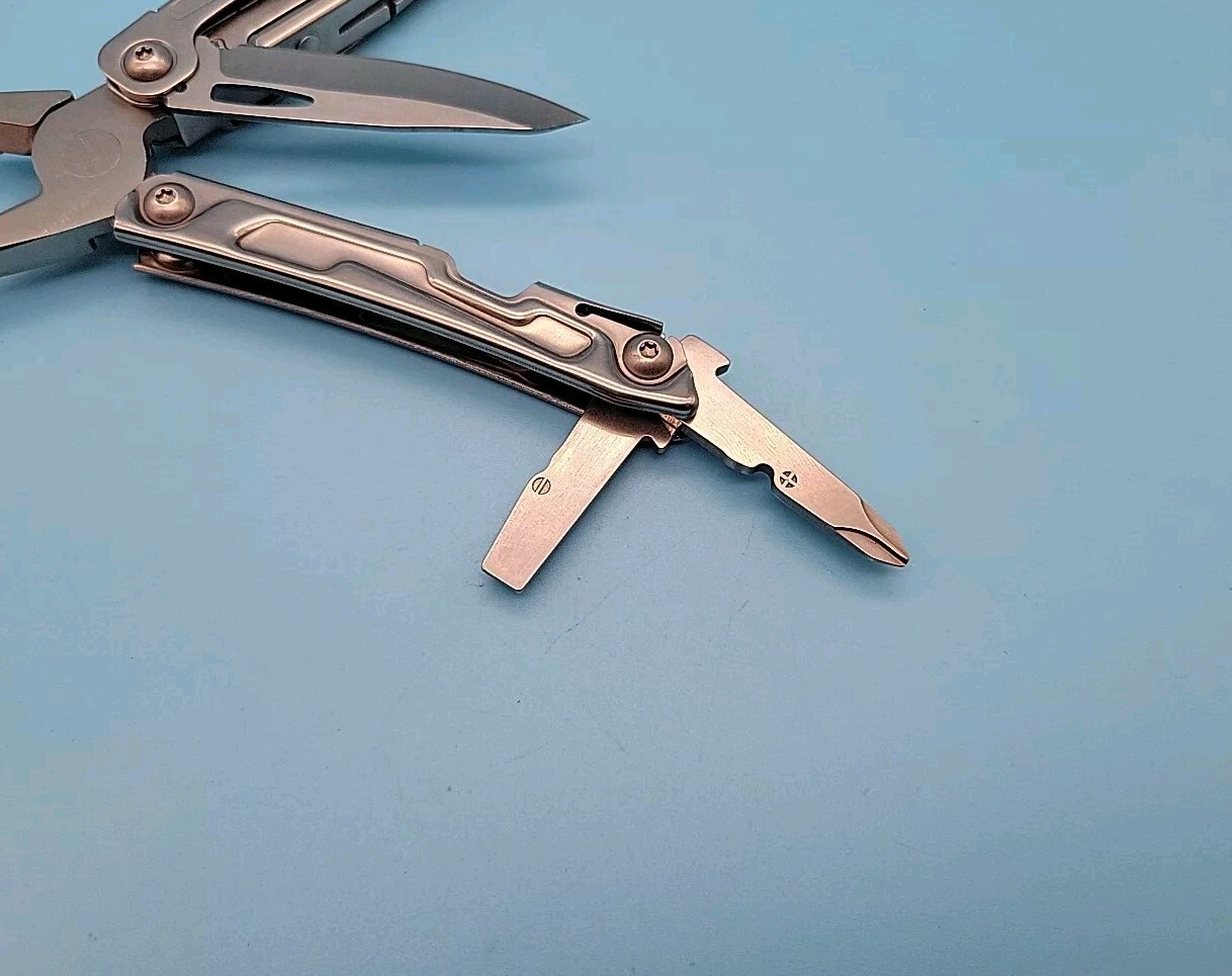 Leatherman Bolster Multi Tool – Spring Action Pliers, Knife, Screwdrivers, File