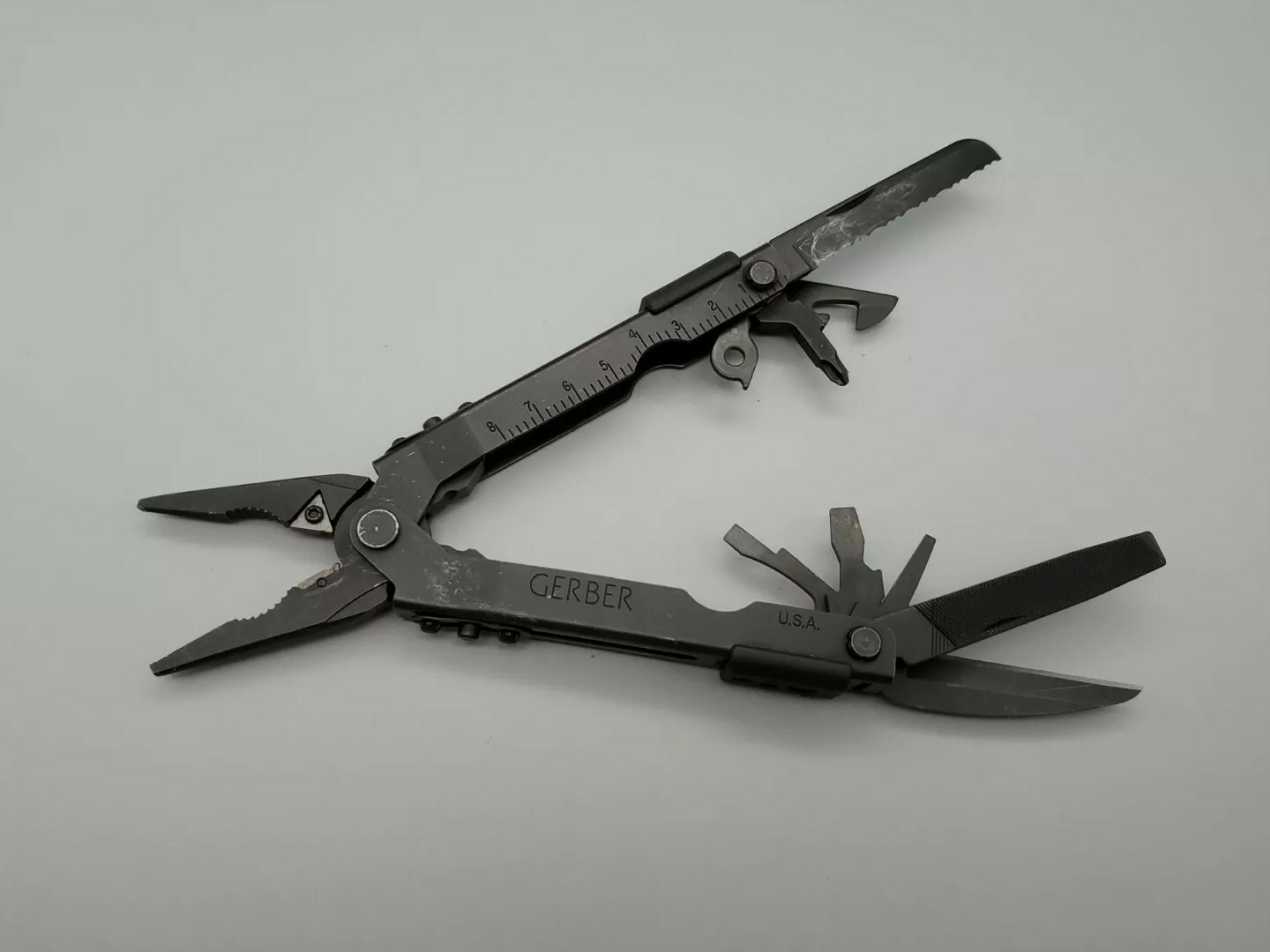 Gerber Multiplier MP600 Multi-Tool Black Needle Nose Pliers Carbide Cutters