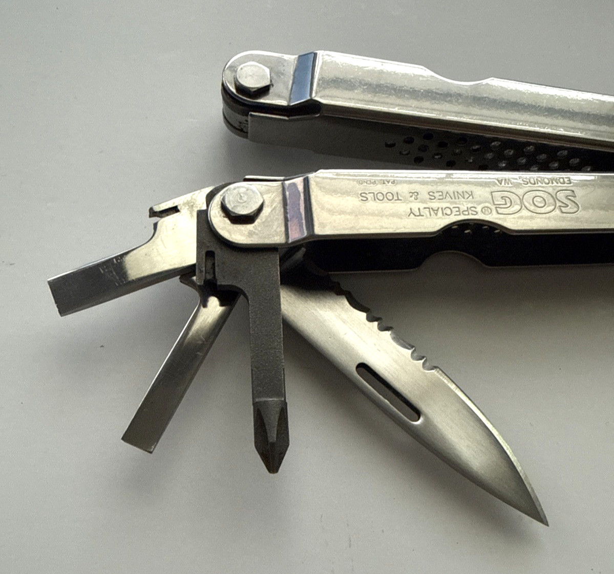 SOG PowerPlier Multi-Tool Nylon Sheath USA