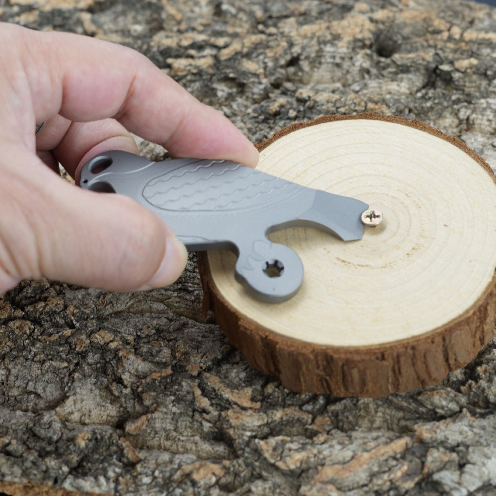 Titanium Alloy EDC Multi-Tool Bottle Opener Nail Puller Outdoor Gear lightweight