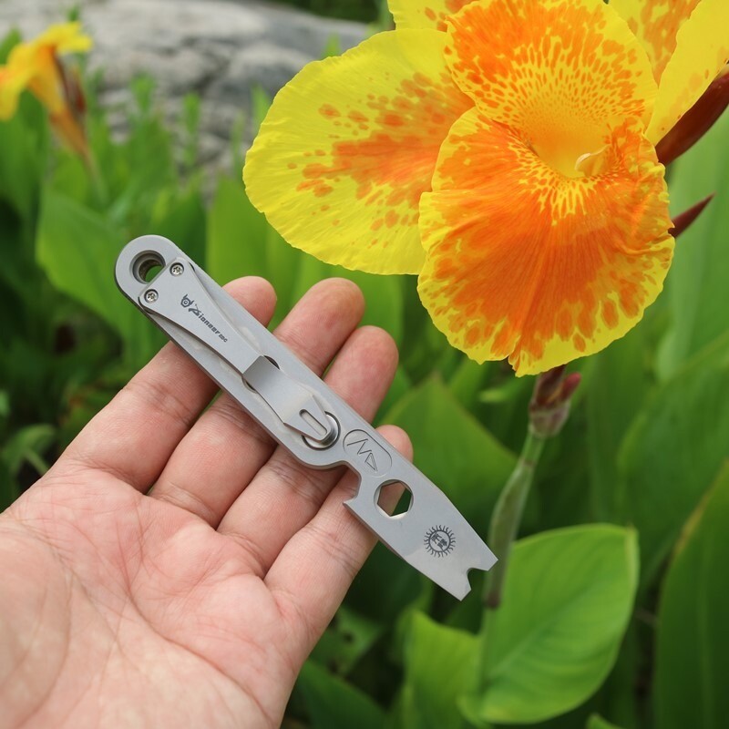 EDC Titanium Pry Bar Crowbar Bottle Opener Portable Pocket Outdoor Multi Tools