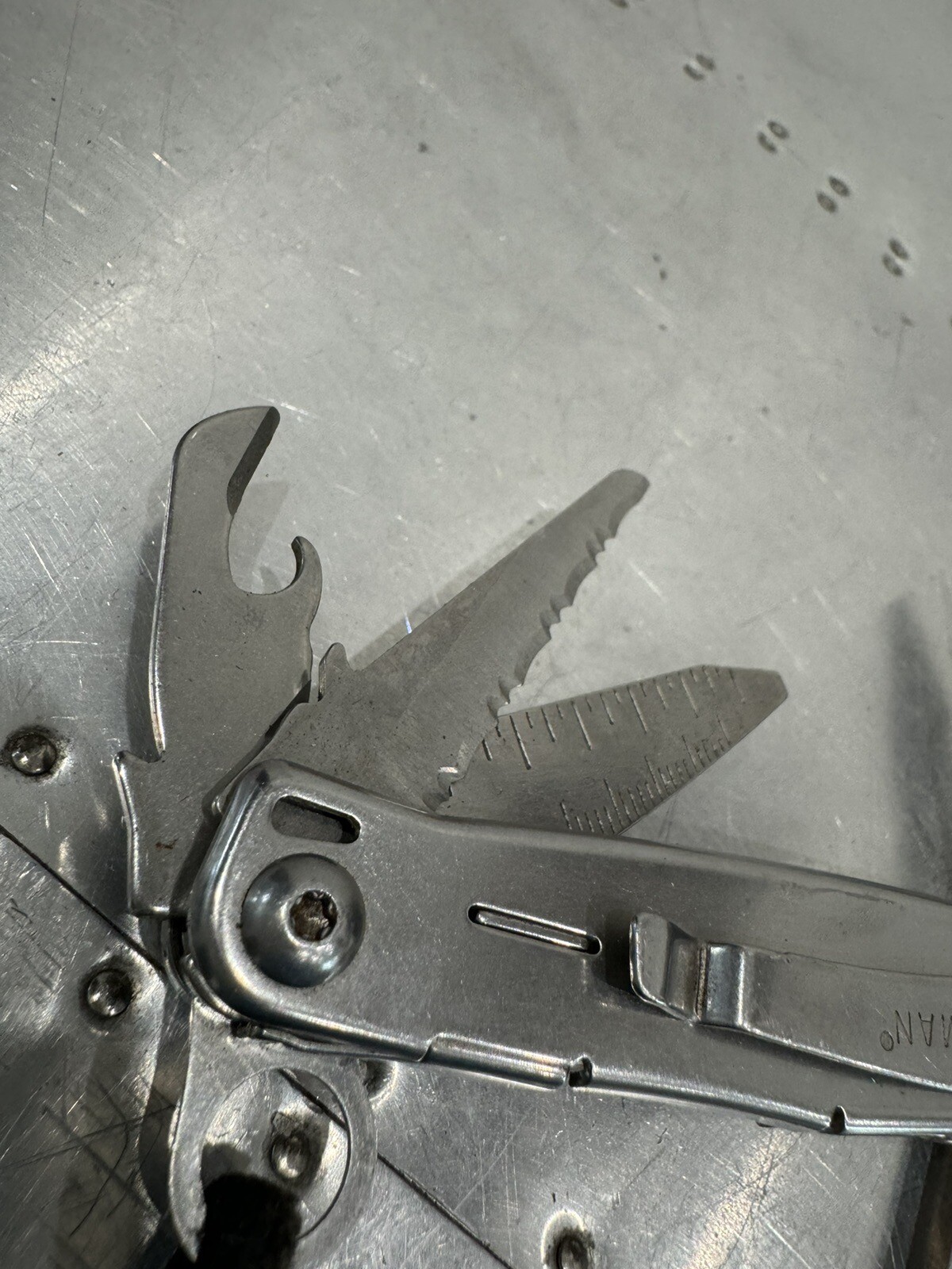 leatherman sidekick multi tool with belt clip