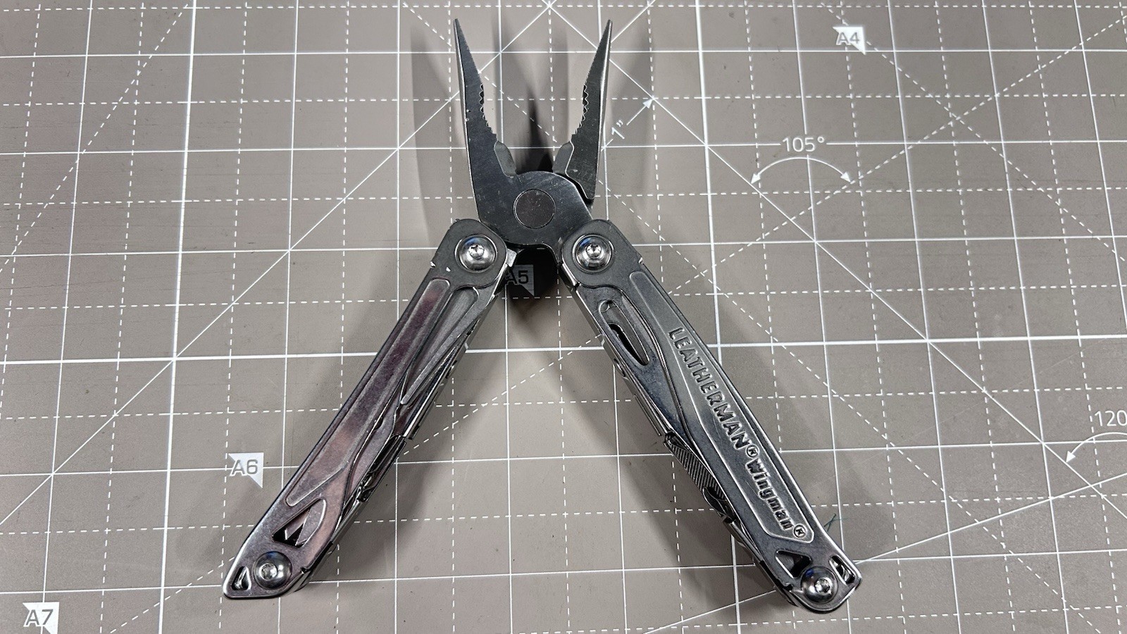 LEATHERMAN Wingman 14 in 1 Multitool W/ Spring-Action Pliers & Scissors Silver