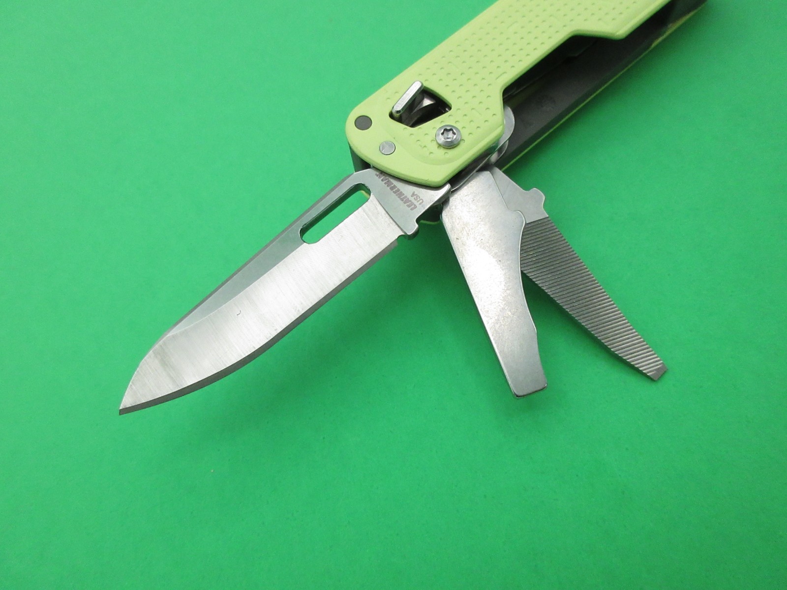 Leatherman Free T4 Lunar Small Multi Tool Folding Knife w/ Box