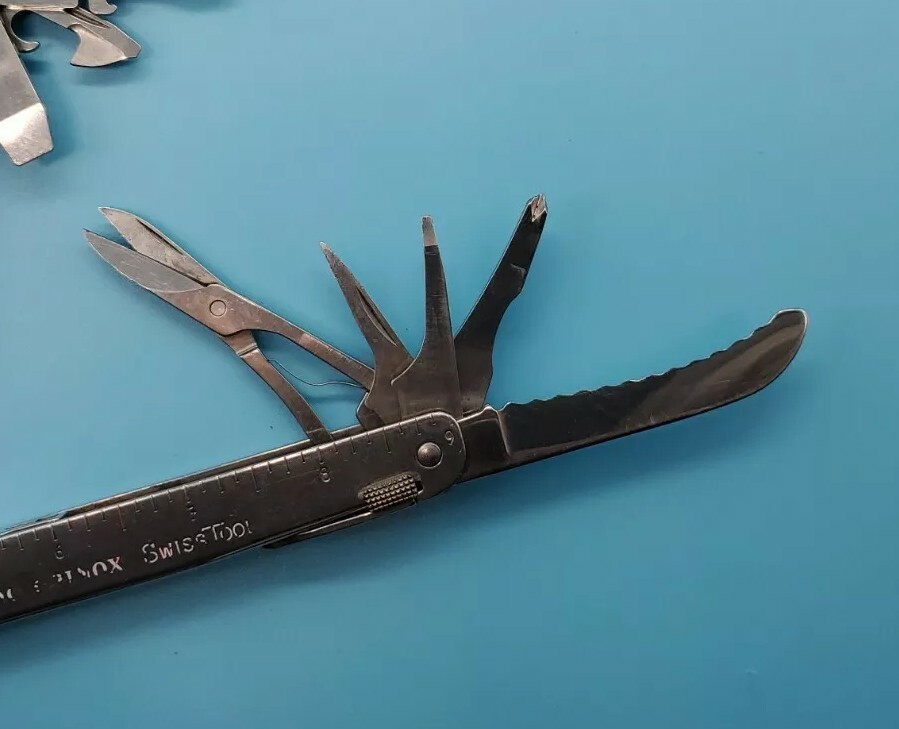 Victorinox (Swiss Army) Swiss Tool Multi Tool w/ Sheath – 1998 Version Pliers