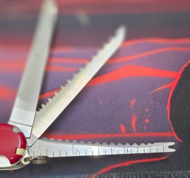 Victorinox Swiss Army Lock Blade Pocket Knife