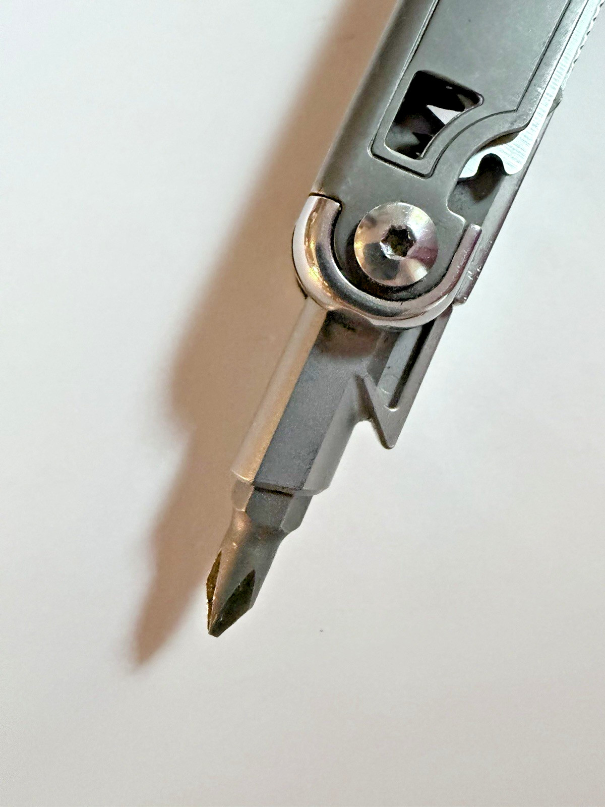 ROCKTOL Multitool 17-in-1 Multi-Tool Pliers, Screwdriver, Scissors, Pocket Knife