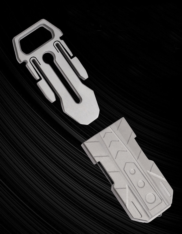 EDC Titanium Belt Buckle Portable Men’s Belt Clip Waist Hang Keychain Crowbar