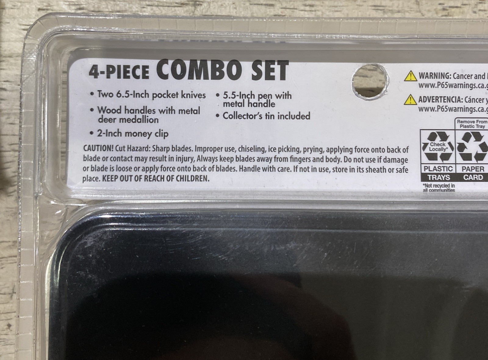 OZARK TRAIL 4 PIECE COMBO SET, 2 – 6.5″ KNIVES, DEER TIN, MONEY, CLIP & PEN