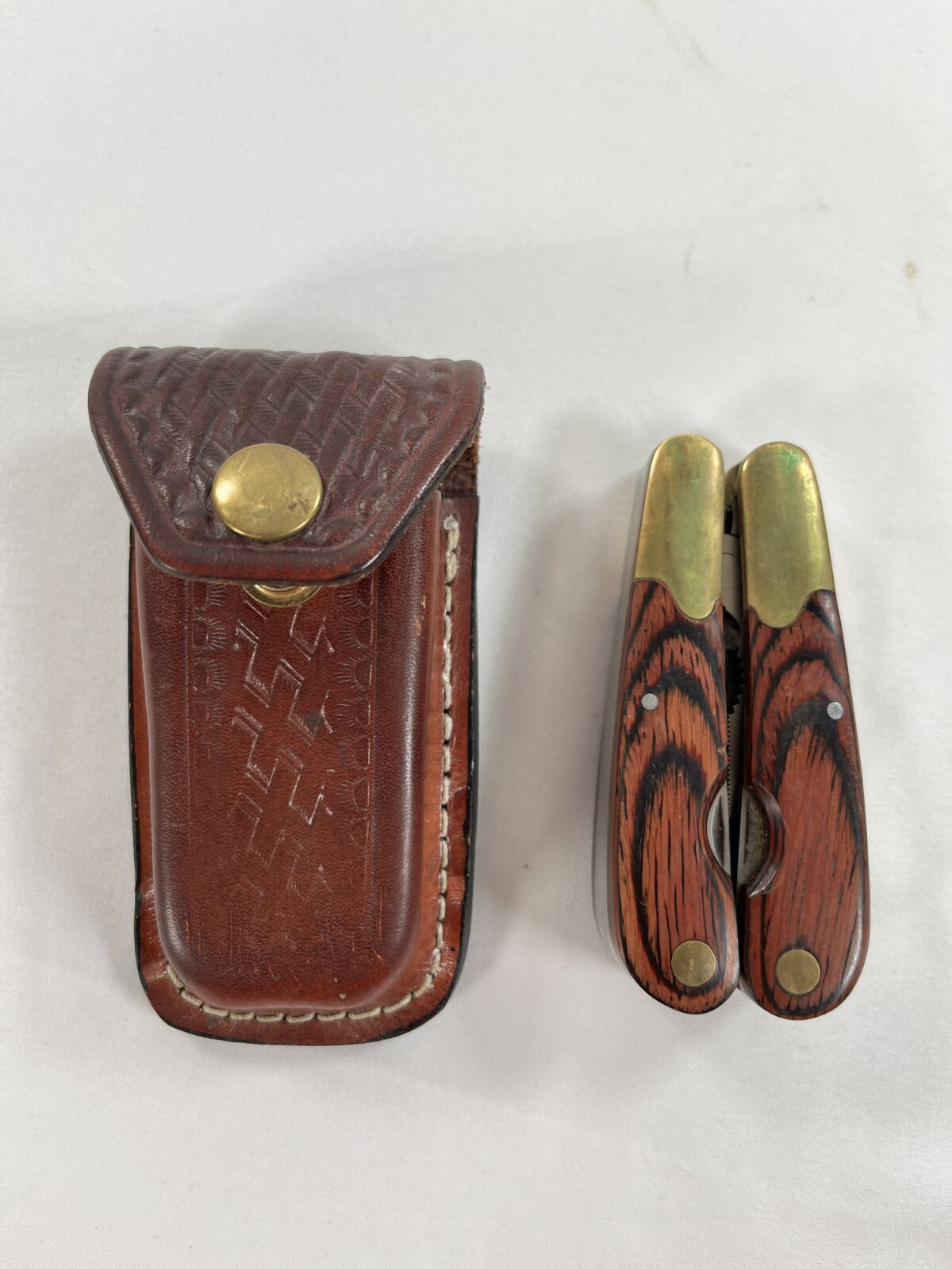 Husky Limited Edition 25th Anniversary Multi Tool with Brown Leather Holster