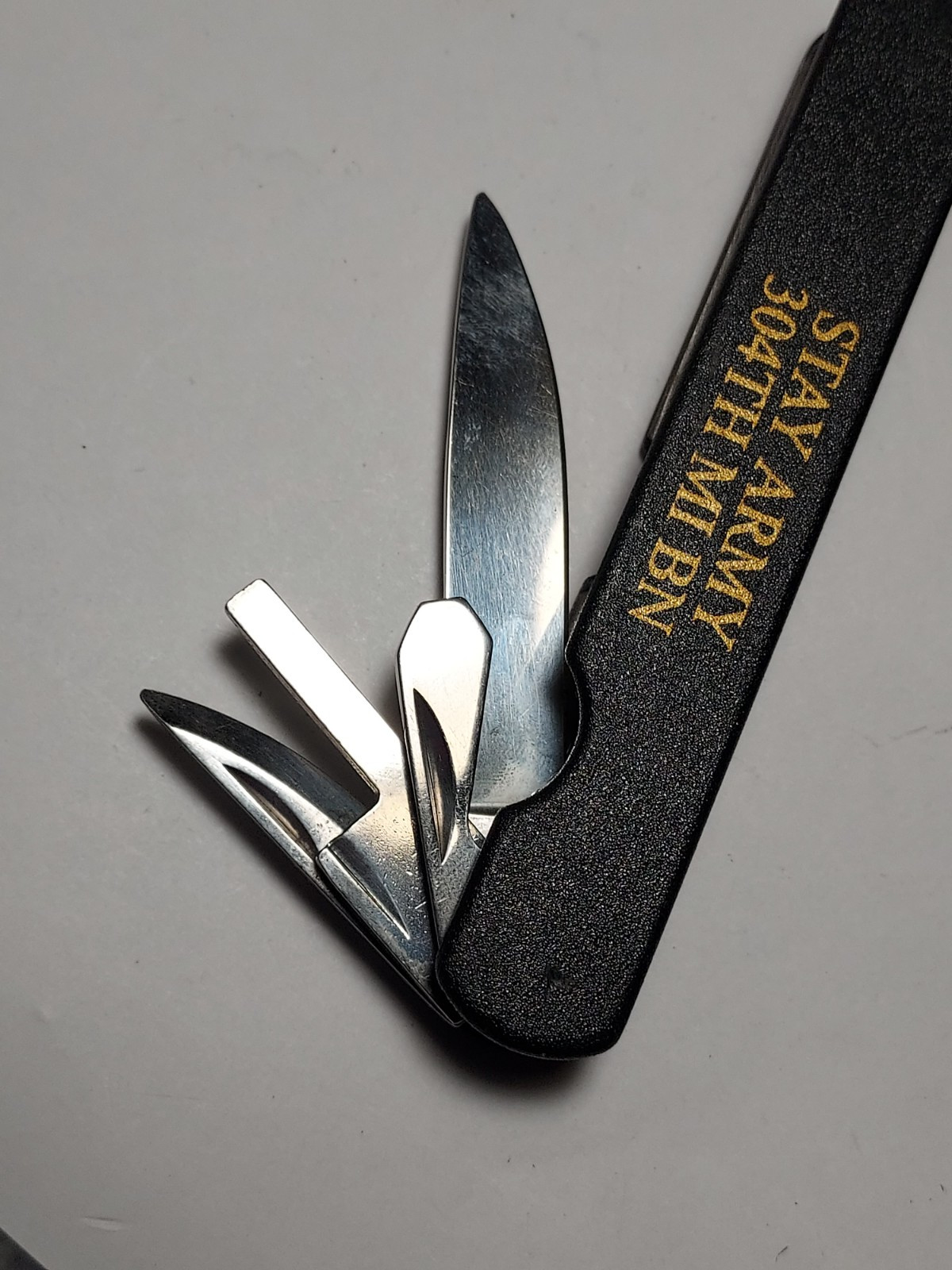 Black Multi Tool printed STAY ARMY 304TH MI BN – Pliers, Blade