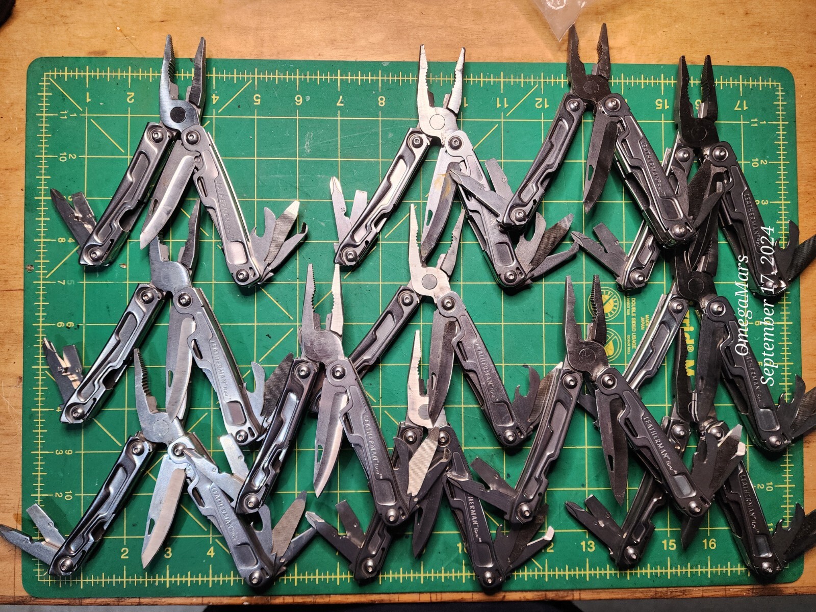 Leatherman Rev one at random great conditions. x1(ONE) per order