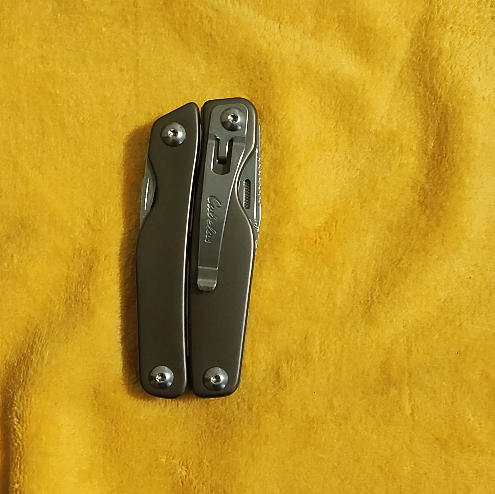 Cabela’s Multi-Tool 9 Tools Stainless Steel Pliers Knife Sheath Silver