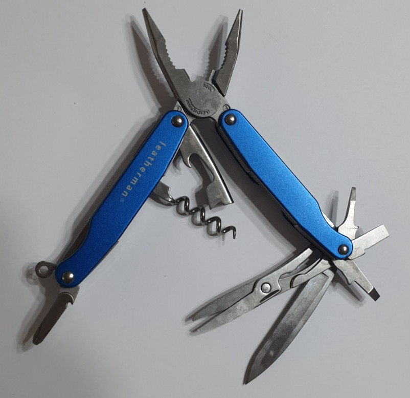 🔥 Leatherman Multi Tool Juice SC2 Blue Retired Walmart Rare Nice Condition