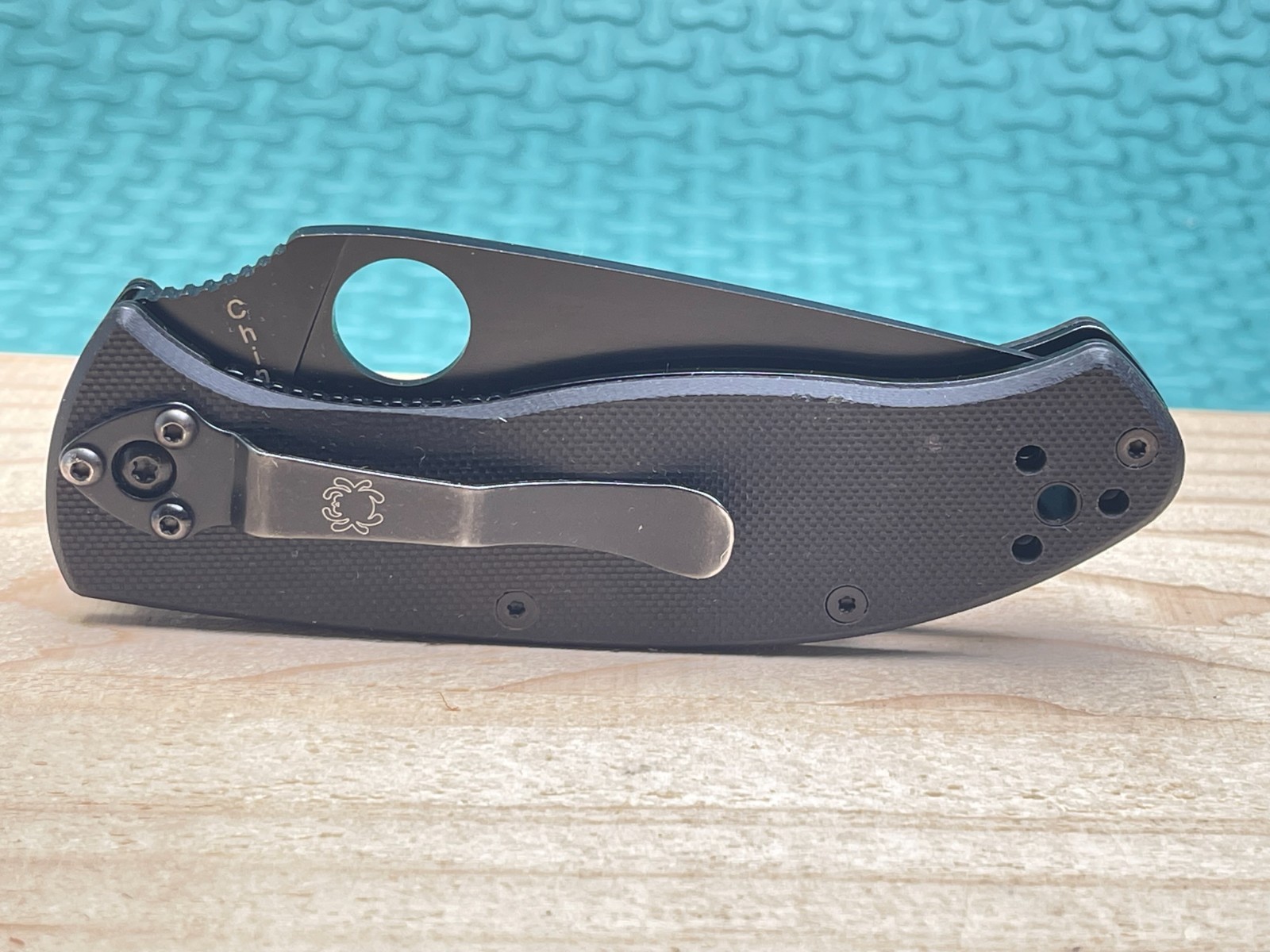 Spyderco Tenacious with Logo Black 8Cr13Mov G-10 Folding Pocket Knife