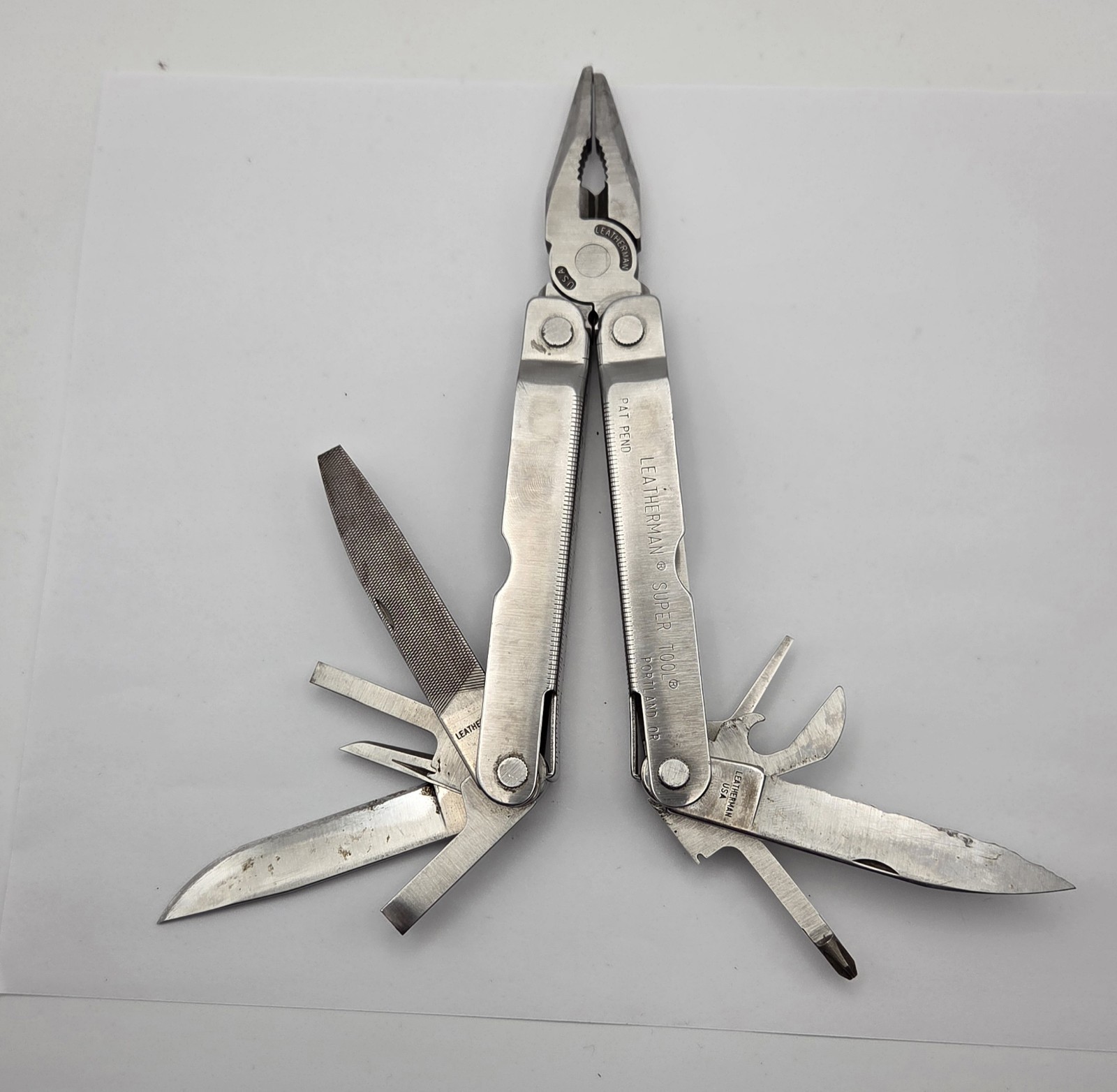 Original Leatherman SUPER TOOL Stainless Steel Silver Pat Pend L-2