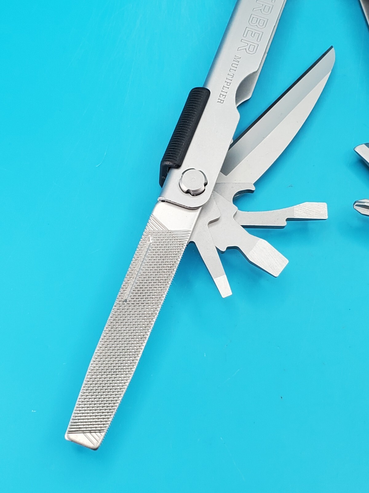 Gerber MP600 Silver Multi-Tool Needle Nose Pliers! EXCELLENT!