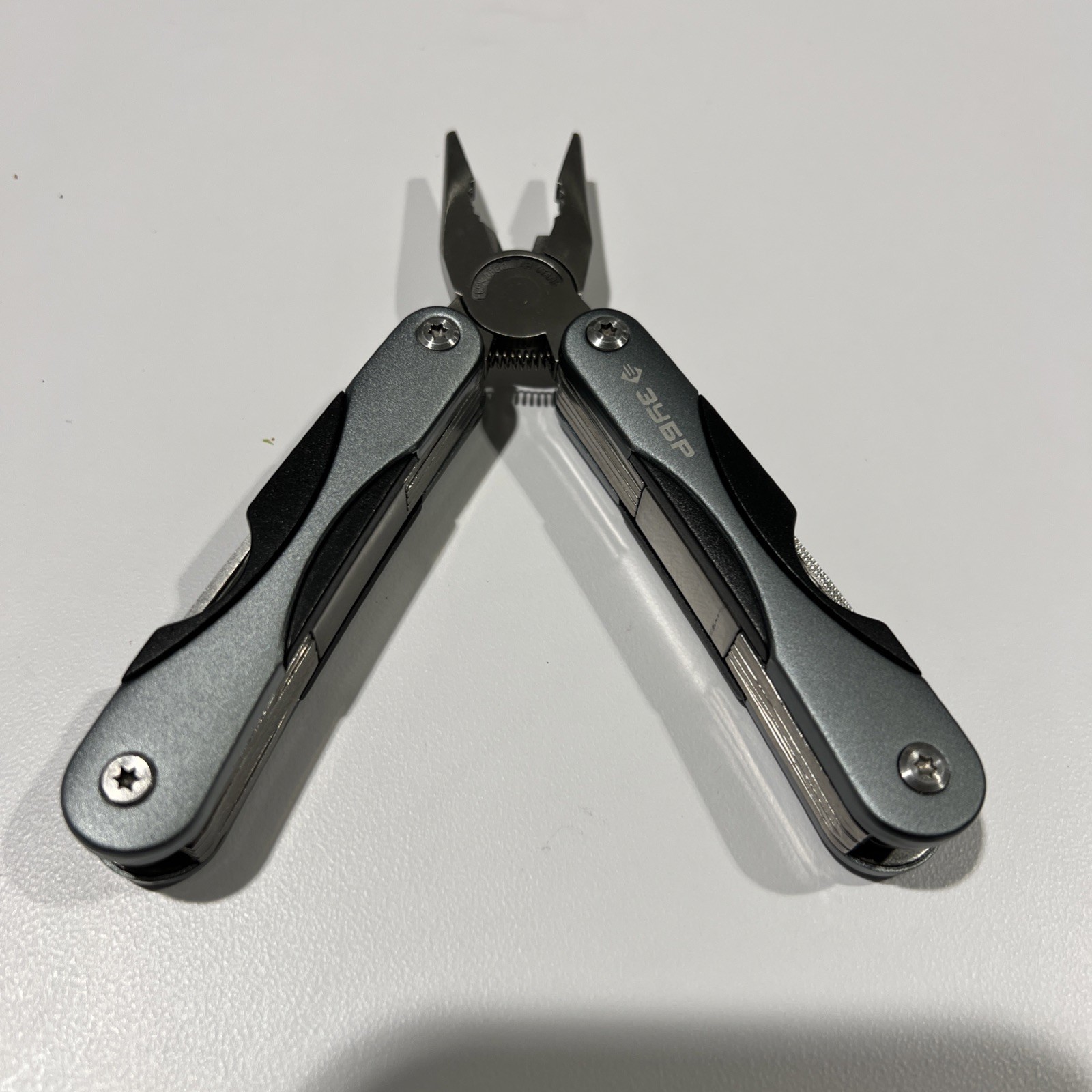 Zubra 3Y6P Multi-Tool 8-in-1 + Nylon Case Black Green EUC