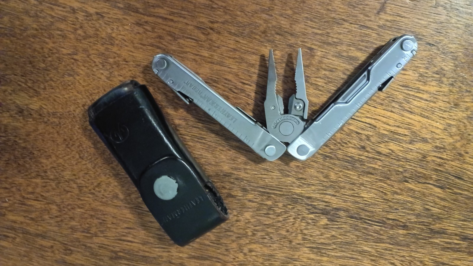 Leatherman Rebar Multi-Tool with Leather Sheath!!! Stainless! steel color