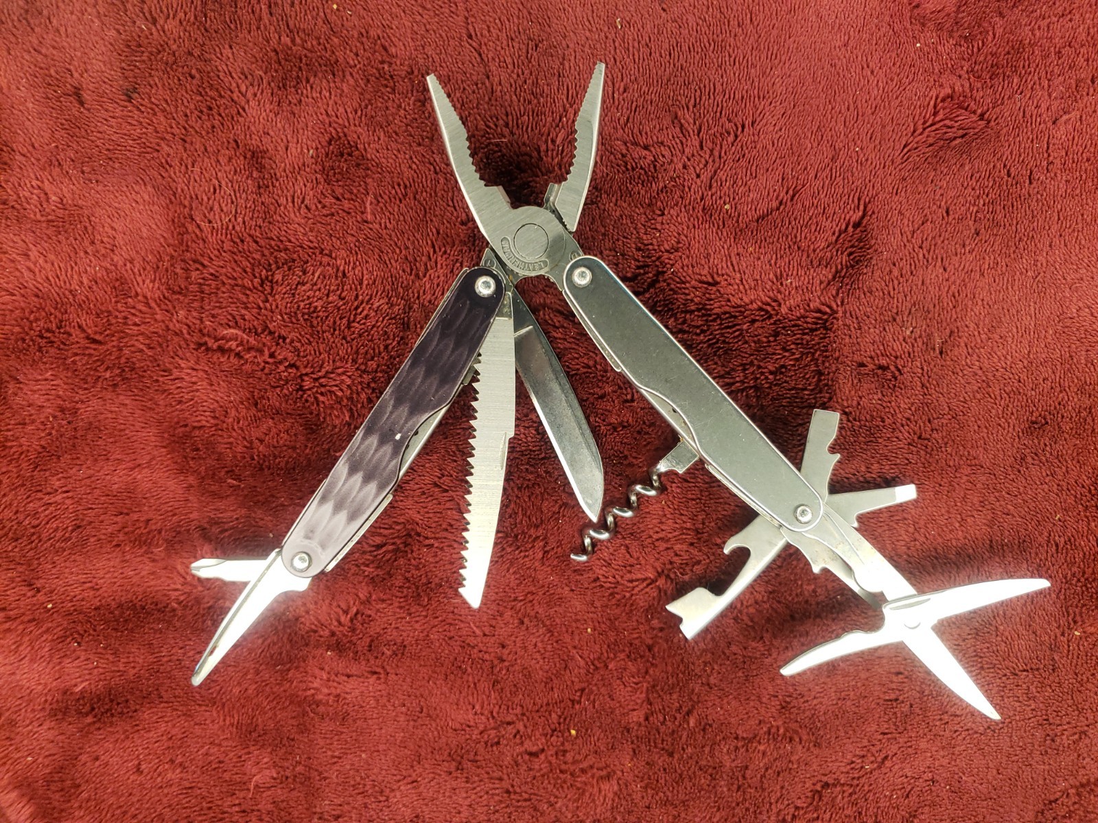 🔪 Leatherman Juice CS4 Multi-Tool Stainless Pliers Multi Tool Gray