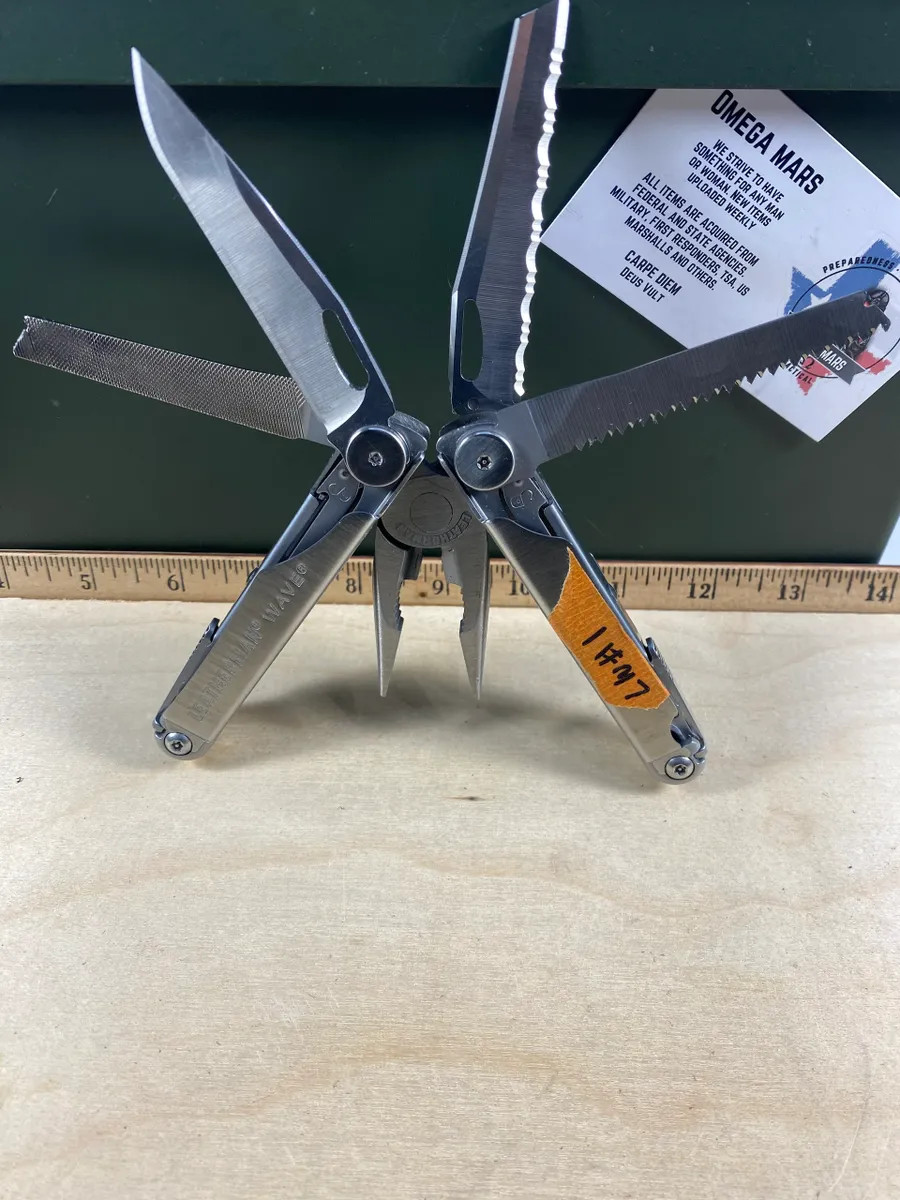 Leatherman Wave LW#1. Looks/feel brand new.
