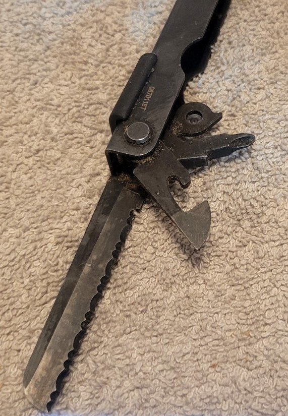 Gerber 0870118T Multiplier 11 Tools, Standard Size, no case – Nice Condition!!!