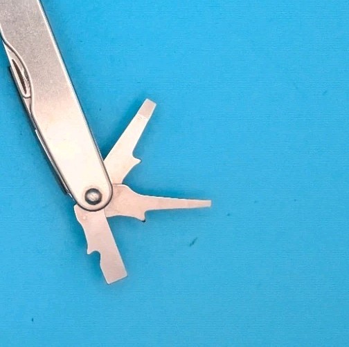 Leatherman Juice CS4 Multi Tool! Retired! COLUMBIA BLUE!