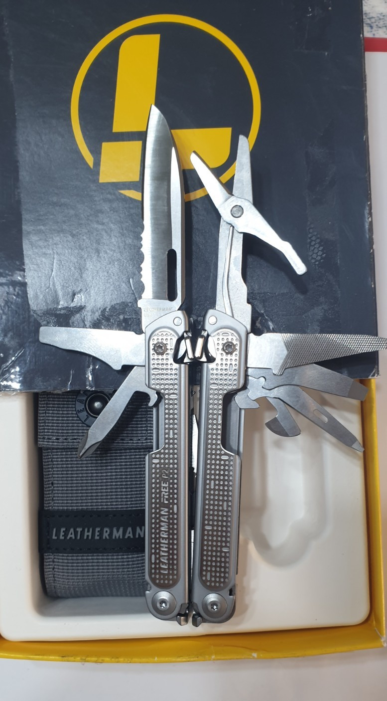 🔥🔥🔥 Leatherman Free P2 One Hand Opening Multi Tool Retired Rare New in Box
