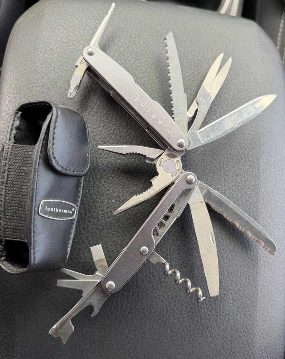 1 Leatherman XE6 JUICE Multi Tool RARE with Carey case pouch